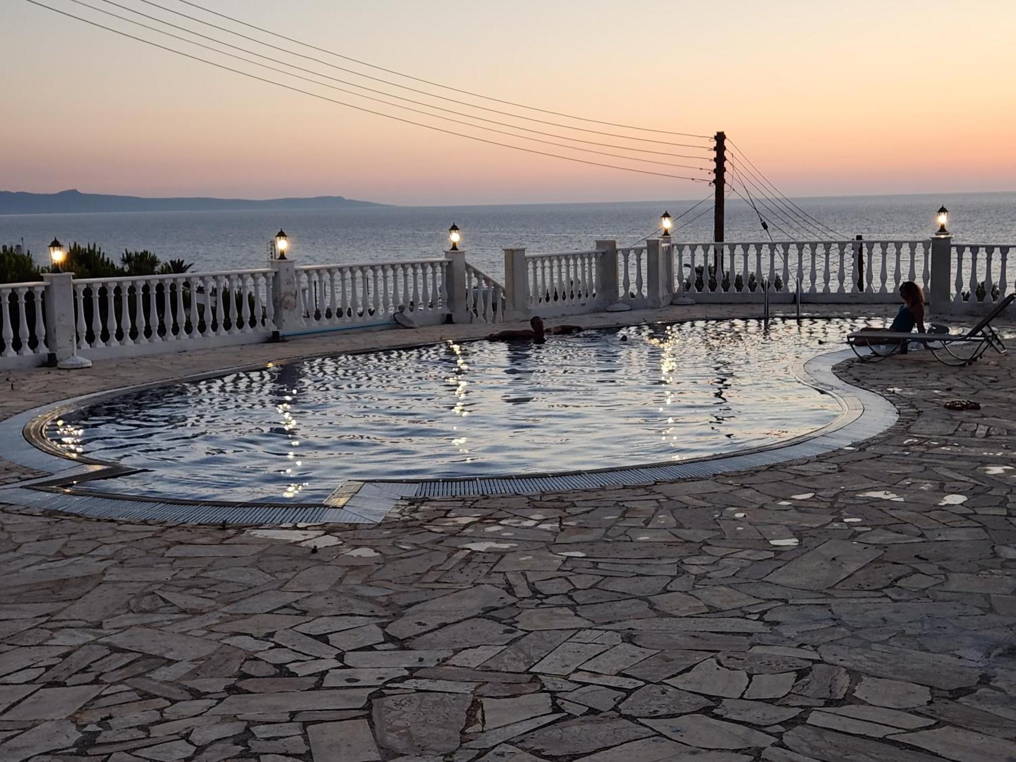 Serena Vacation Home Pomos Esterno foto