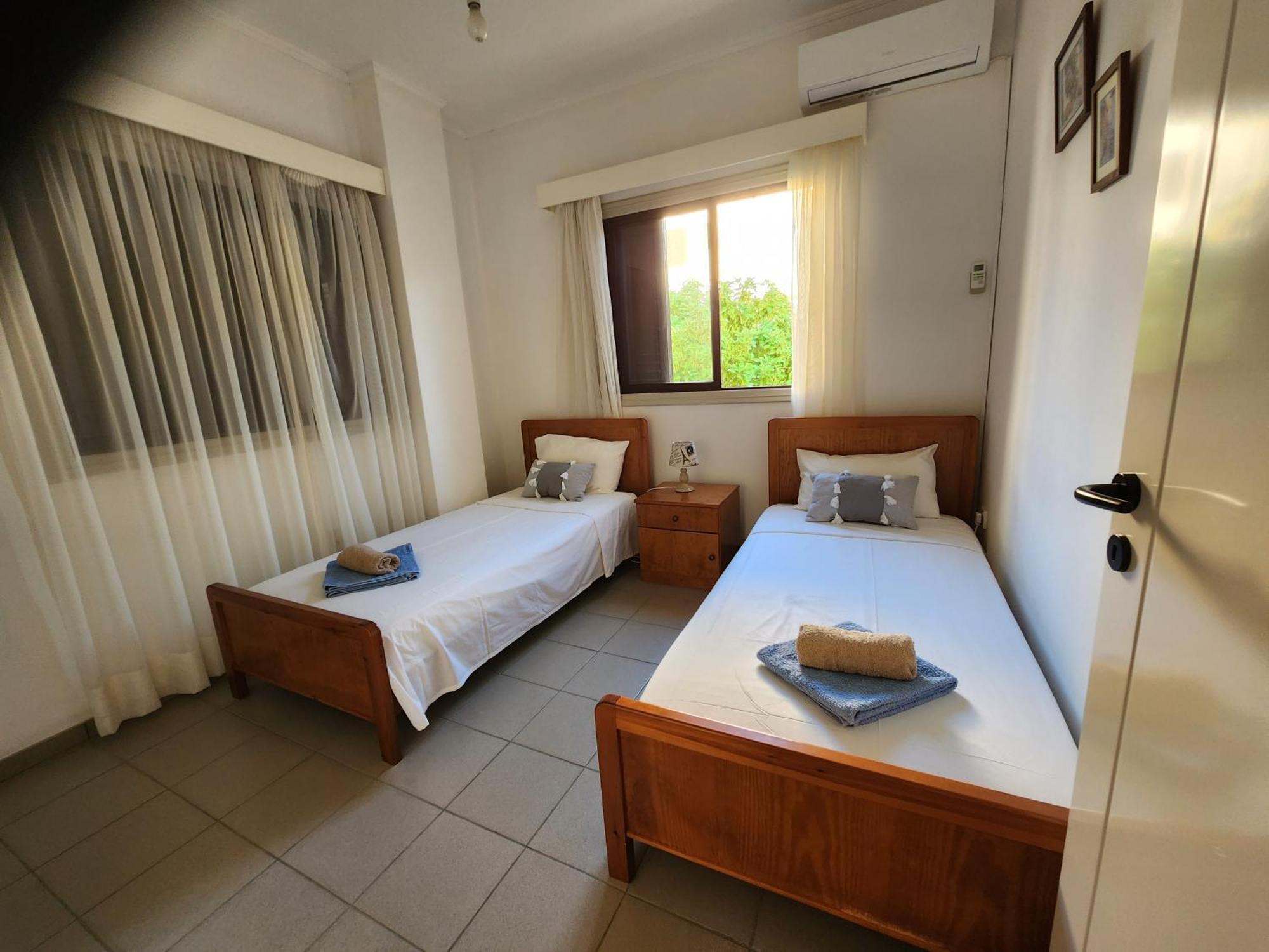 Serena Vacation Home Pomos Esterno foto